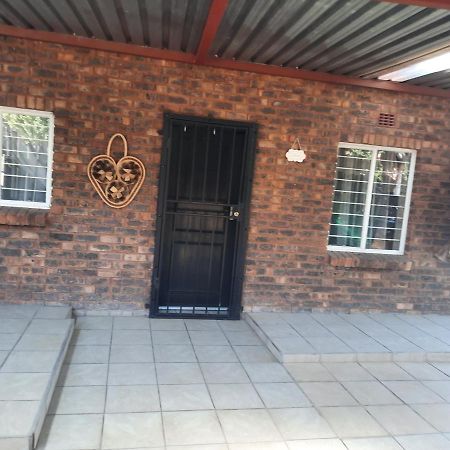 Legaeng Cottage - Serenity Pretoria Exterior photo