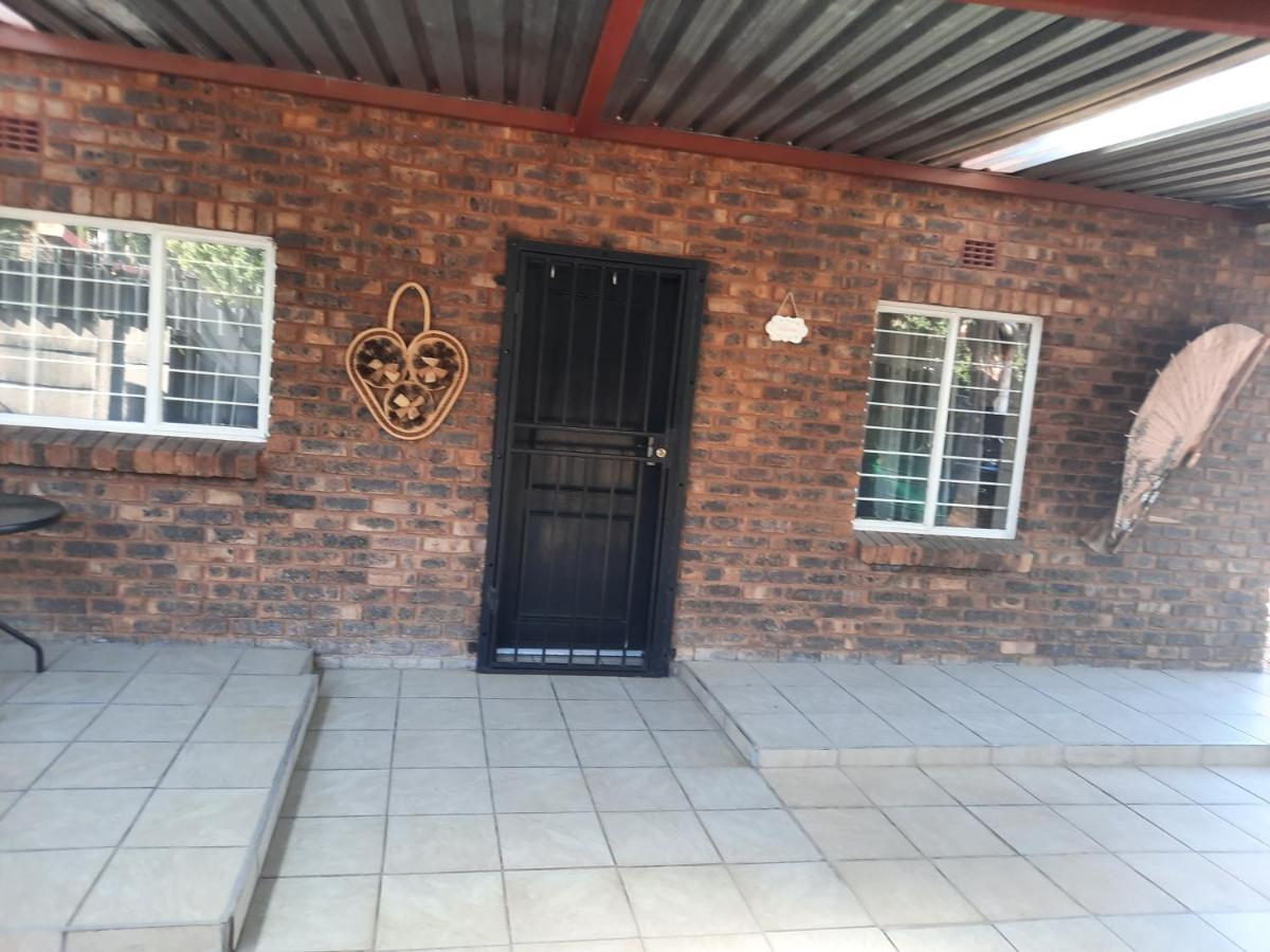Legaeng Cottage - Serenity Pretoria Exterior photo